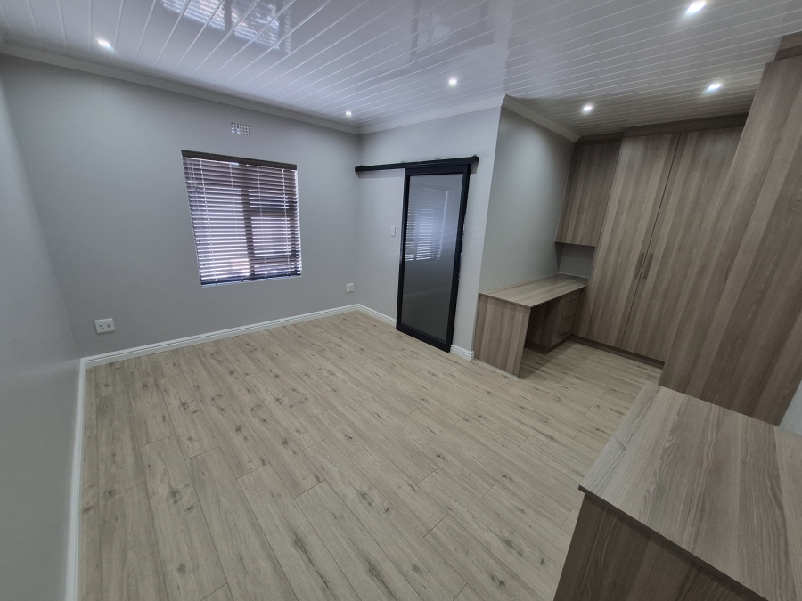 To Let 3 Bedroom Property for Rent in Rylands Western Cape